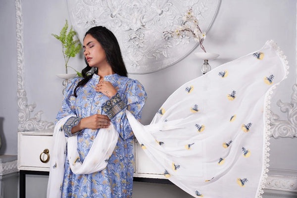 printed unstitched lawn shirt and dupatta with patches مالیار by zeeshah